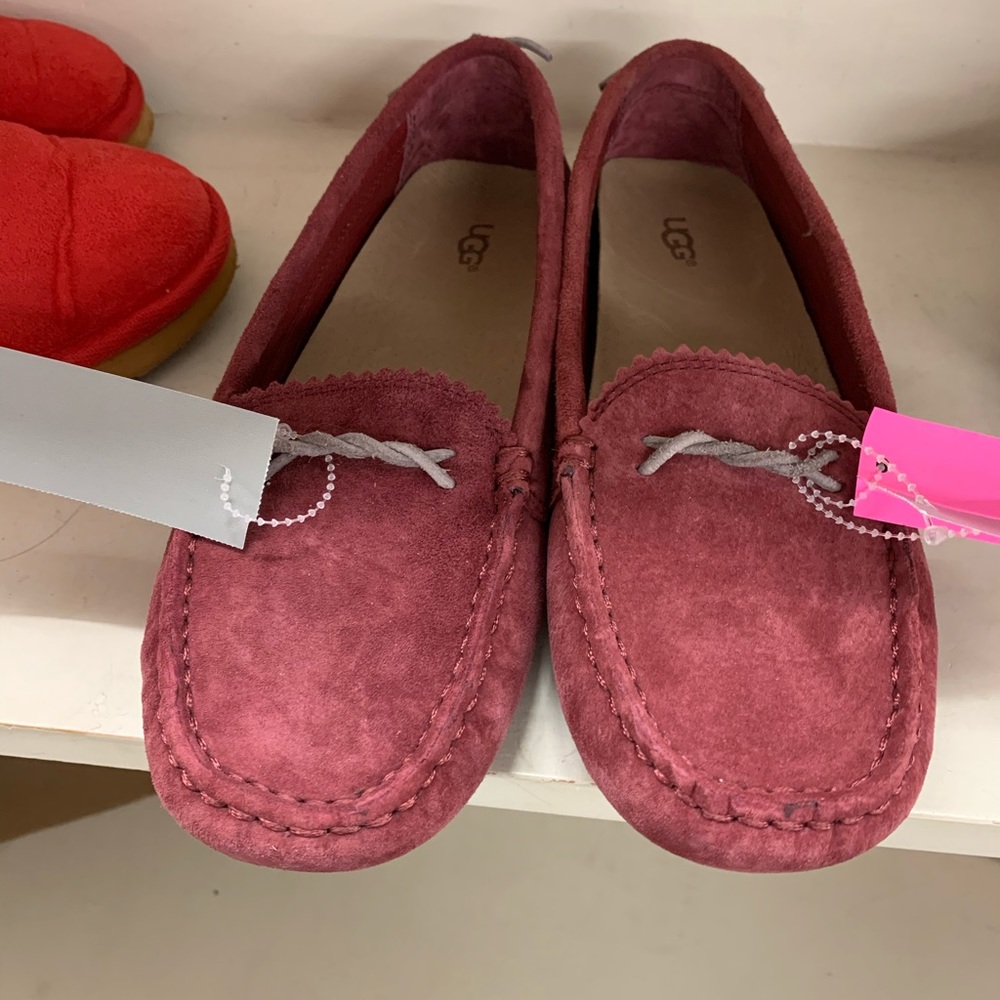 Shoes - Picture 2 of 3